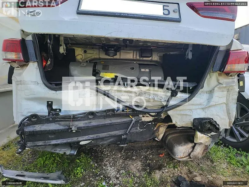 Photo 2 of 15: 2018 Kia K5, VIN KNAGW416BKA314812 — Korean insurance auction