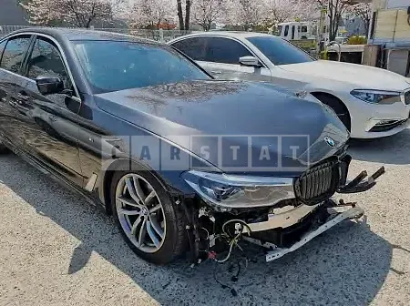Photo 2 of 9: 2018 BMW 520d xDrive, VIN WBAJC5107JG861916 — Korean insurance auction