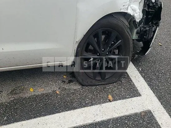 Photo 2 of 28: 2019 Kia Carnival, VIN KNAMC81ABKS556669 — Korean insurance auction