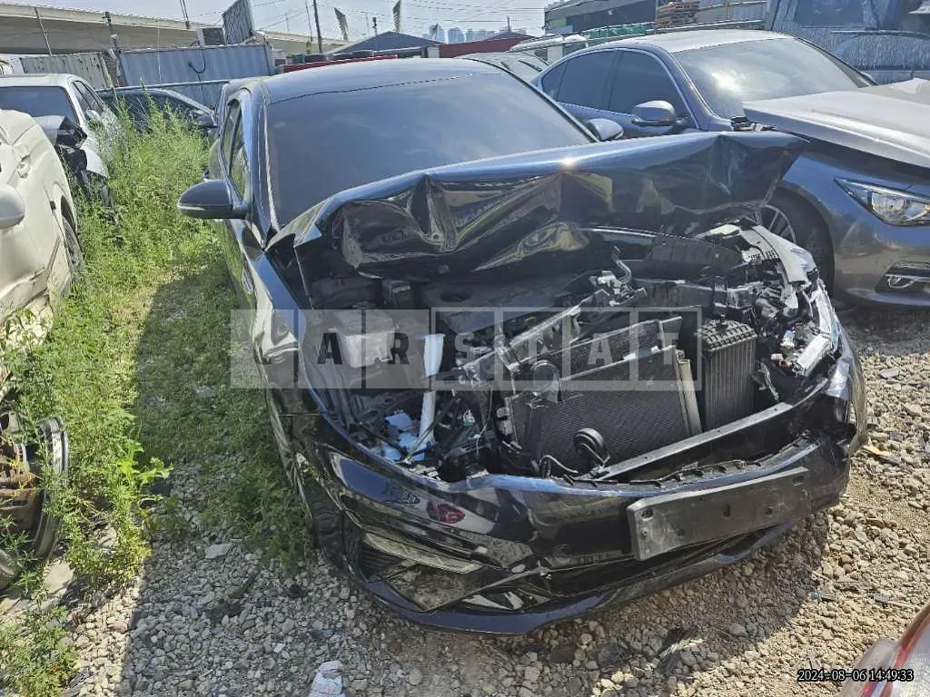Photo 2 of 24: 2019 Kia K5 — Korean insurance auction