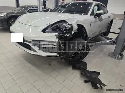 2023 Porsche Panamera 4