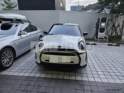 Photo 1 of 49: 2024 MINI Cooper Five-Door — Korean insurance auction