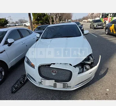 Photo 1 of 9: 2015 Jaguar XF 2.2d — Korean insurance auction