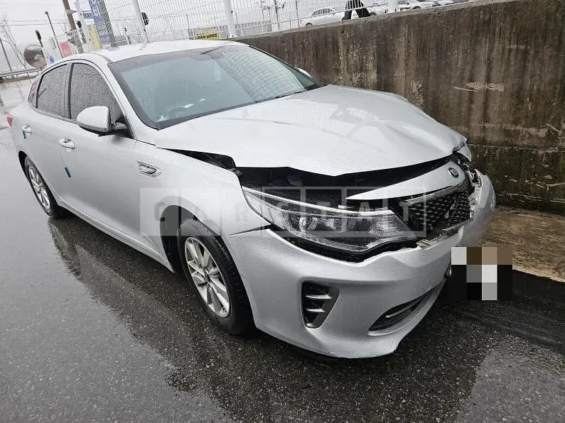 Photo 2 of 4: 2016 Kia K5 LPG — Korean insurance auction