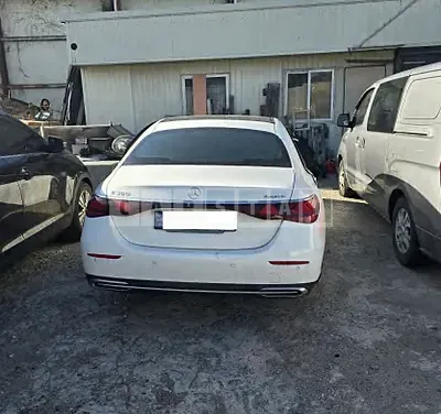 Photo 1 of 29: 2024 Mercedes-Benz E 300 4Matic — Korean insurance auction