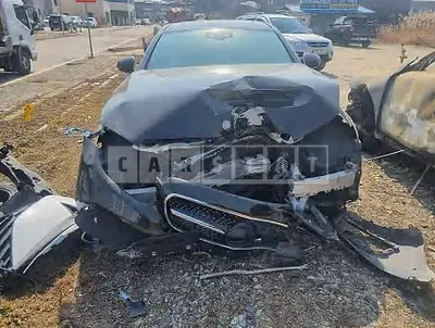 Photo 1 of 22: 2017 Mercedes-Benz E 200, VIN WDDZF4CB2HA126883 — Korean insurance auction