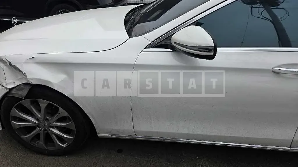 Photo 2 of 19: 2016 Mercedes-Benz E220 d — Korean insurance auction