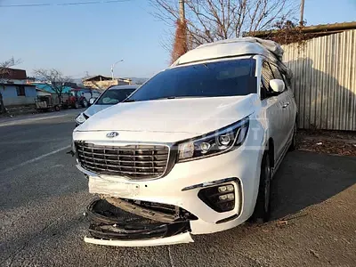 Photo 1 of 13: 2018 Kia Carnivals, VIN KNAME81ABKS457467 — Korean insurance auction