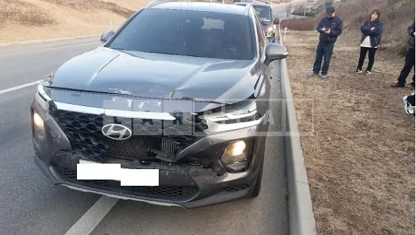 Photo 2 of 6: 2019 Hyundai Santa Fe, VIN KMHS281BBKU107541 — Korean insurance auction