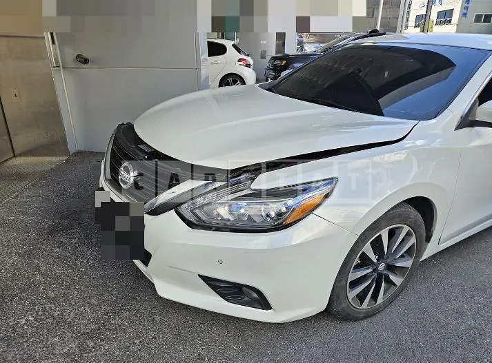 Photo 2 of 17: 2018 Nissan Altima 2.5 — Korean insurance auction