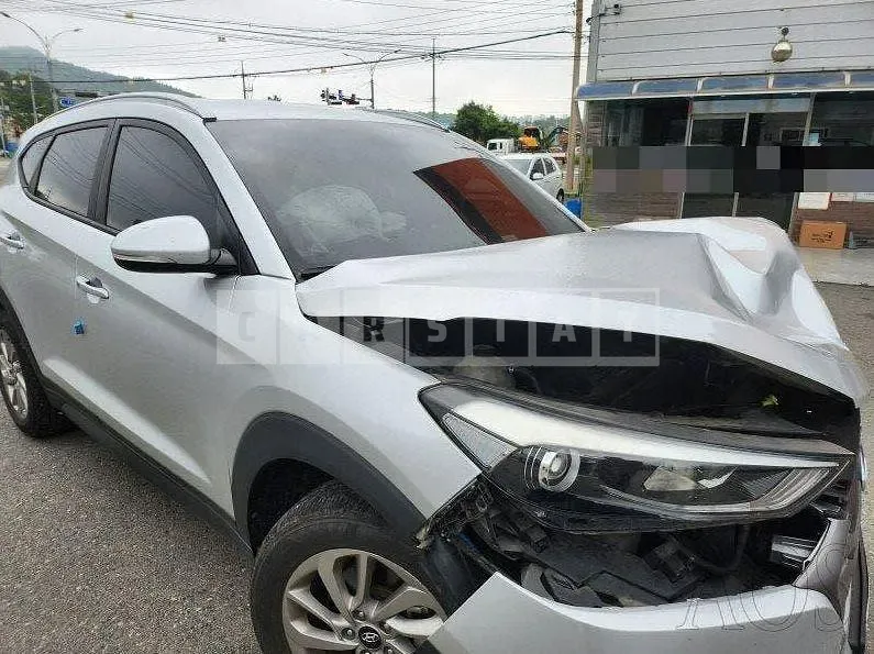 Photo 2 of 8: 2016 Hyundai Tucson TL — Korean insurance auction