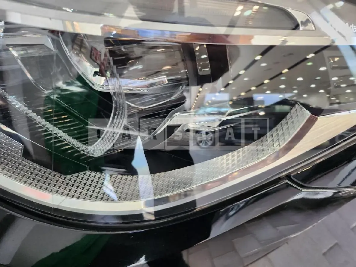 Photo 3 of 3: 2017 BMW (parts) 530i Headlights — Korean insurance auction