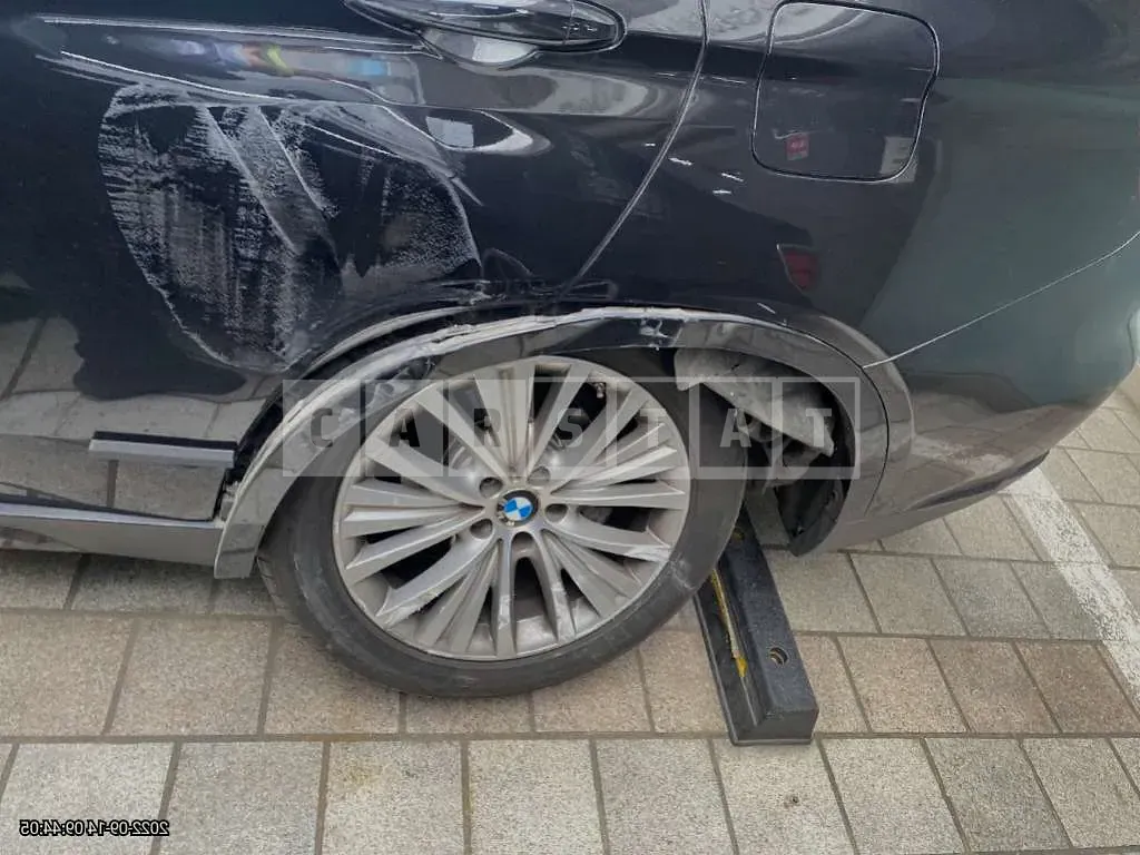 Photo 2 of 9: 2015 BMW X5 xDrive 30d, VIN WBAKS4105F0H55422 — Korean insurance auction