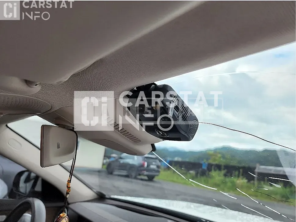 Photo 2 of 12: 2019 Mercedes-Benz E 300 4Matic, VIN WDDZF4KB7KA684110 — Korean insurance auction