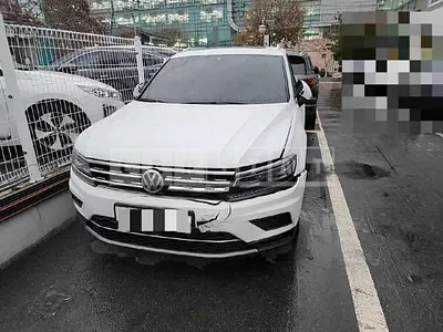 Photo 1 of 32: 2020 Volkswagen Tiguan 2.0 TDI, VIN WVGZZZ5NZLW871406 — Korean insurance auction