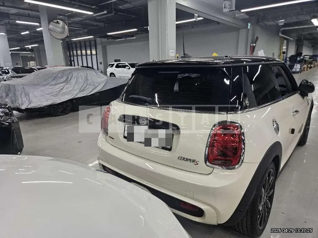 Photo 2 of 14: 2018 MINI Cooper S — Korean insurance auction