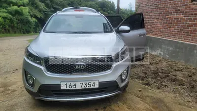 Photo 1 of 9: 2015 Kia Sorento 2.0 4WD — Korean insurance auction