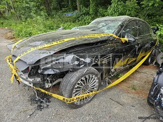 Photo 2 of 6: 2022 Genesis G80 EV — Korean insurance auction