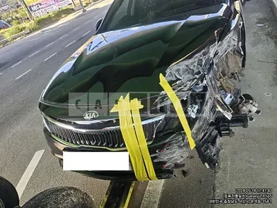 Photo 1 of 18: 2019 Kia K5 — Korean insurance auction