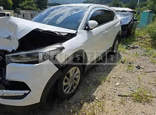 Photo 2 of 13: 2016 Hyundai Tucson — Korean insurance auction
