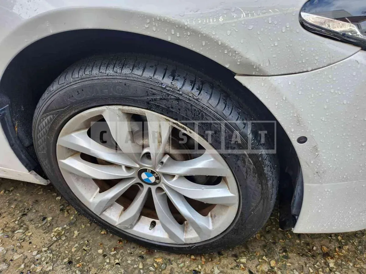 Photo 2 of 15: 2015 BMW 520d, VIN WBA5E5101GG067904 — Korean insurance auction