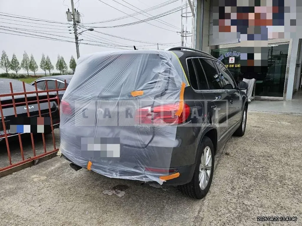 Photo 2 of 19: 2015 Volkswagen Tiguan 2.0 TDI BMT — Korean insurance auction
