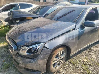 Photo 1 of 13: 2016 Mercedes-Benz E 200 — Korean insurance auction