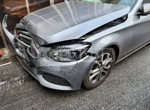 Photo 2 of 26: 2016 Mercedes-Benz C220 d, VIN WDDWF0EB2GR195727 — Korean insurance auction