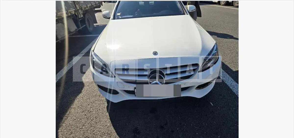 Photo 2 of 19: 2018 Mercedes-Benz C200 d — Korean insurance auction