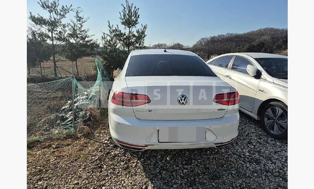 Photo 2 of 21: 2018 Volkswagen Passat GT 2.0 TDI 4MOTION — Korean insurance auction