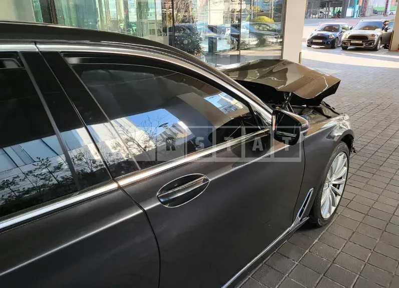 Photo 2 of 34: 2016 BMW 730d xDrive, VIN WBA7C410XGG525853 — Korean insurance auction