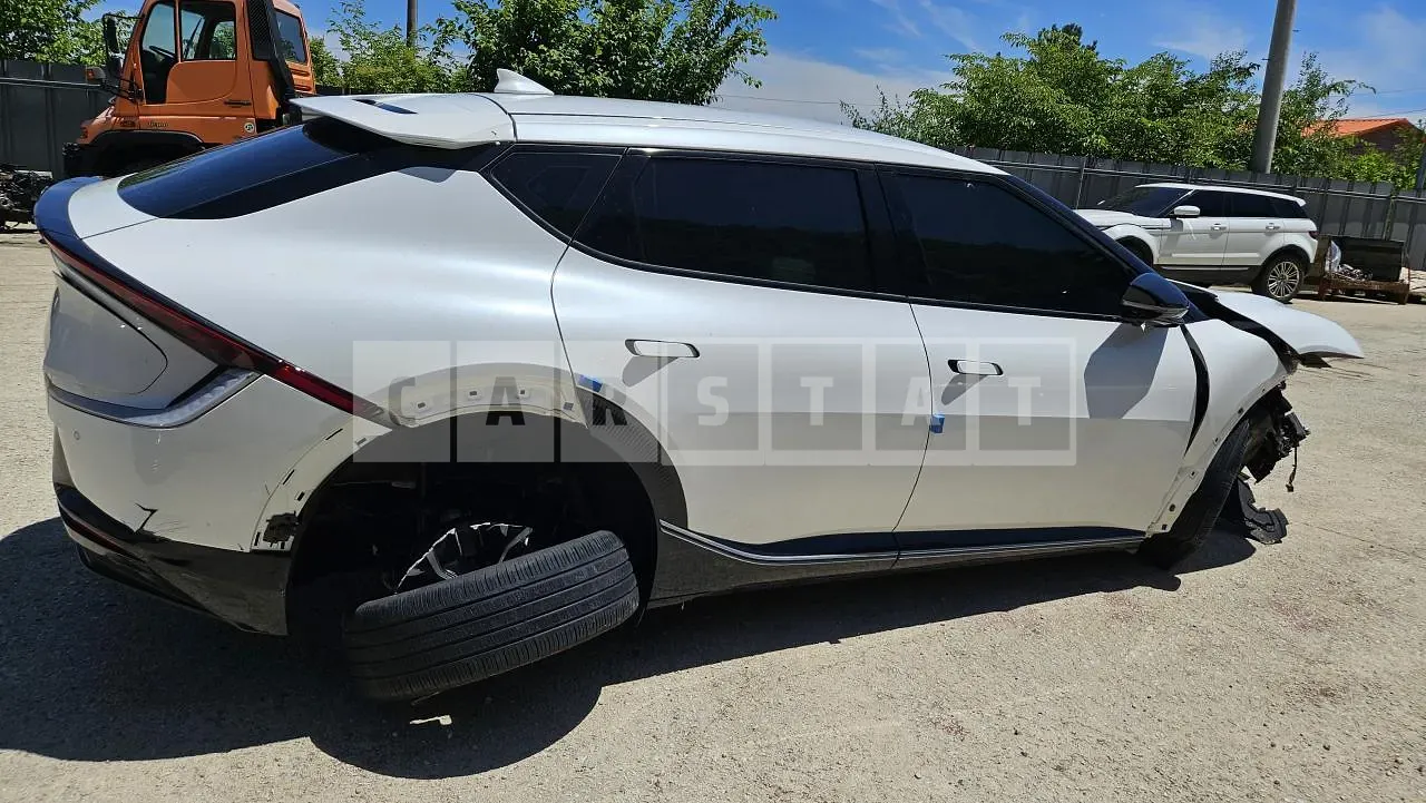 Photo 2 of 19: 2024 Kia EV6, VIN KNAC381AFRA221411 — Korean insurance auction