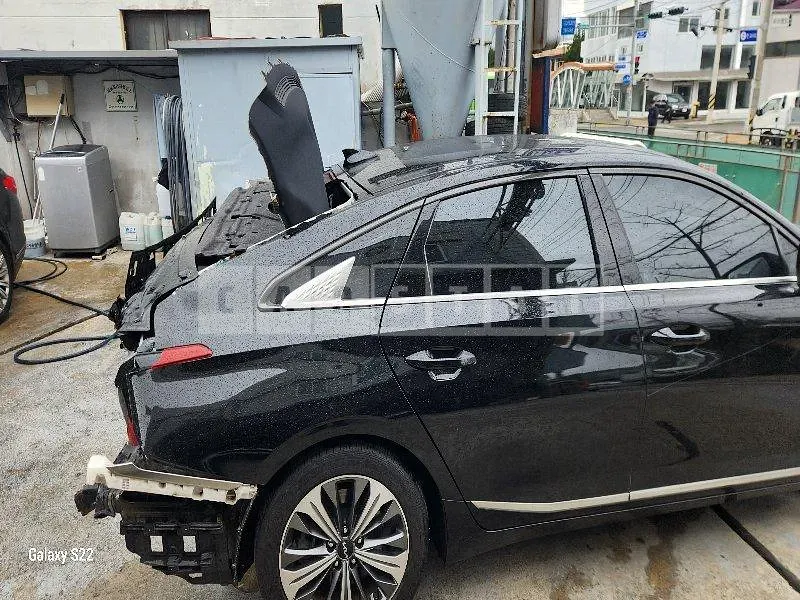 Photo 2 of 40: 2021 Kia Mr — Korean insurance auction