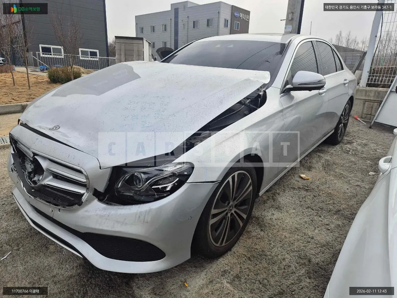 Photo 2 of 18: 2020 Mercedes-Benz E300, VIN W1KZF4JB2LA854585 — Korean insurance auction
