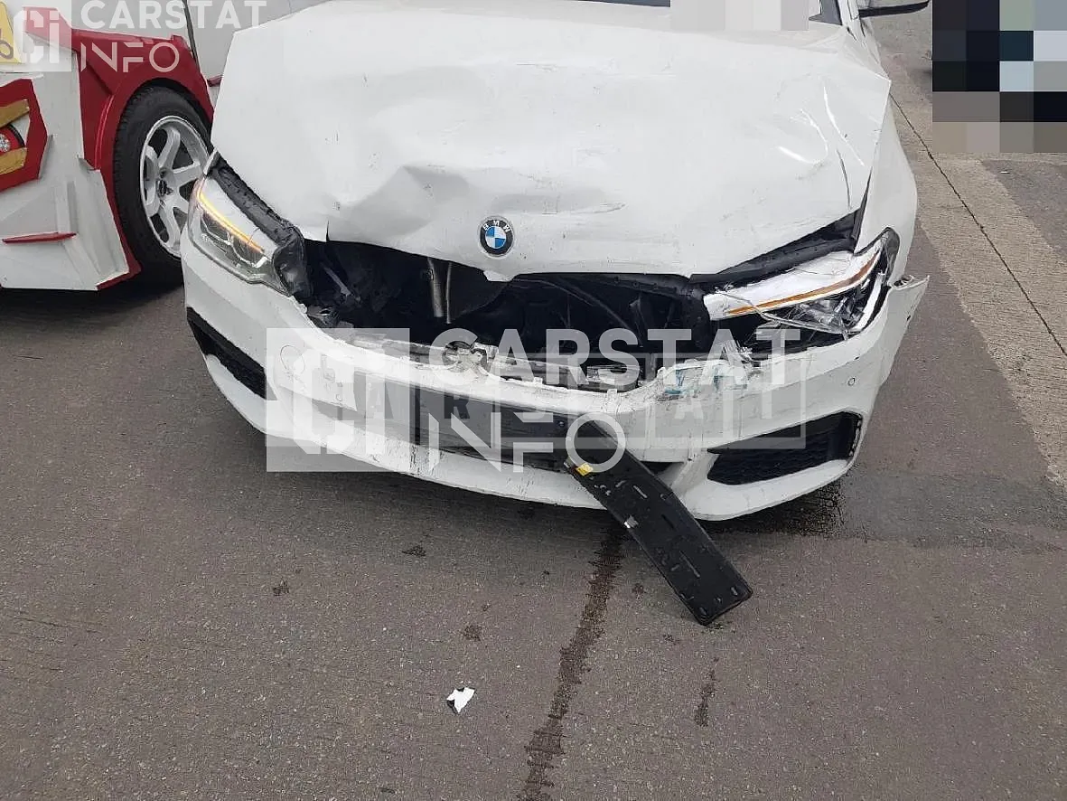 Photo 2 of 5: 2017 BMW 520d xDrive, VIN WBAJC5105HG859236 — Korean insurance auction