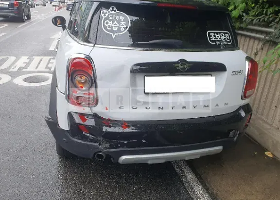 Photo 2 of 40: 2019 MINI Cooper Countryman, VIN WMWYU9108K3H01929 — Korean insurance auction