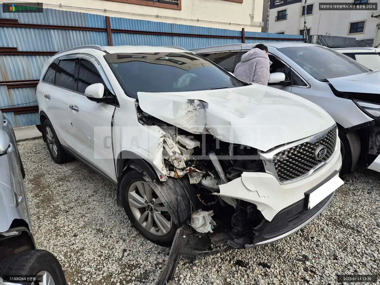 Photo 2 of 16: 2016 Kia Sorento, VIN KNAPS81ABGA241740 — Korean insurance auction