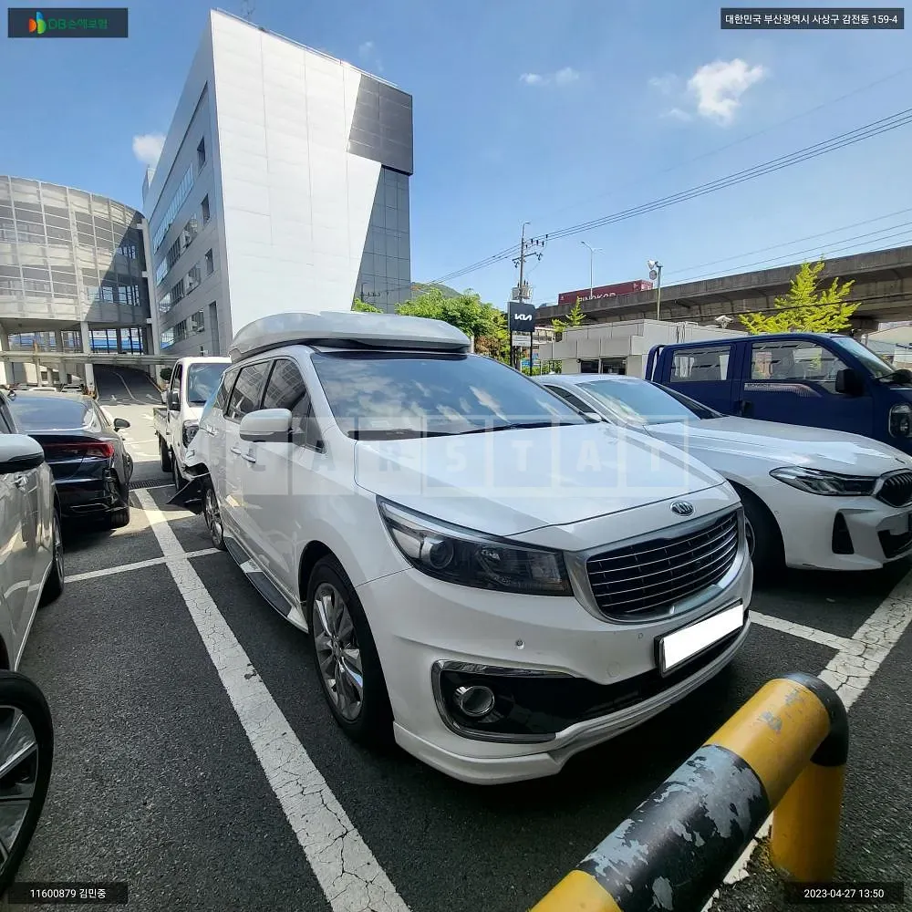 Photo 2 of 17: 2017 Kia Carnival High Limousine, VIN KNAME81ABJS427845 — Korean insurance auction