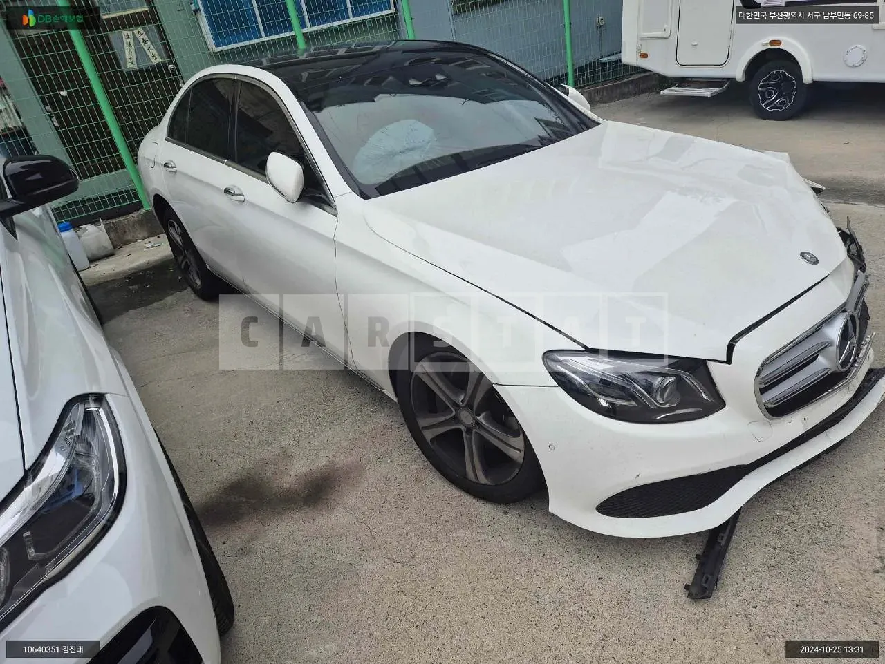 Photo 2 of 13: 2016 Mercedes-Benz E300 4Matic, VIN WDDZF4KB1HA088936 — Korean insurance auction