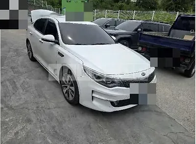 Photo 1 of 17: 2018 Kia K5 — Korean insurance auction