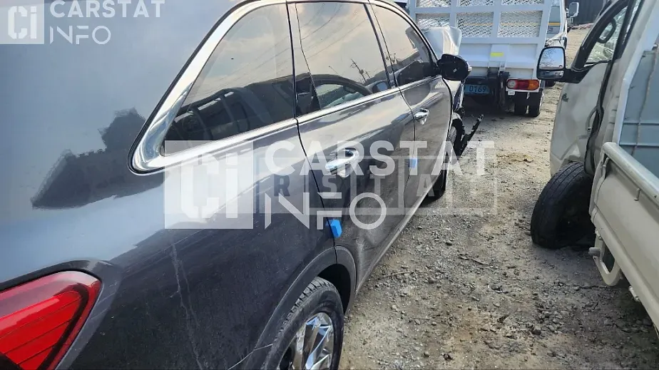 Photo 2 of 16: 2017 Kia Sorento 2.0 — Korean insurance auction