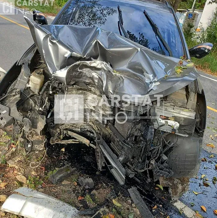 Photo 2 of 4: 2016 Hyundai Santa Fe 2.0 — Korean insurance auction