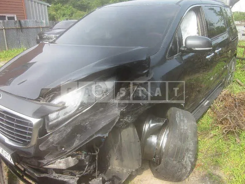 Photo 2 of 21: 2015 Kia Carnival, VIN KNAME81ABGS174450 — Korean insurance auction