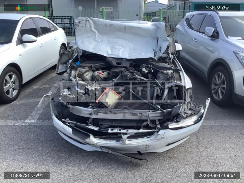 Photo 2 of 12: 2017 BMW 320d, VIN WBA8C510XJA073679 — Korean insurance auction