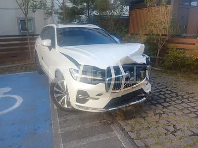 Photo 1 of 18: 2023 Volvo XC60B5 AWD — Korean insurance auction