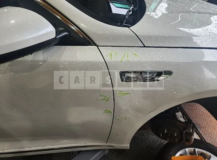 Photo 2 of 25: 2018 Kia K5 2.0(LPG), VIN KNAGT416BJA238582 — Korean insurance auction