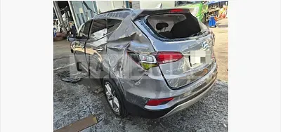 Photo 1 of 15: 2016 Hyundai Santa Fe DM — Korean insurance auction