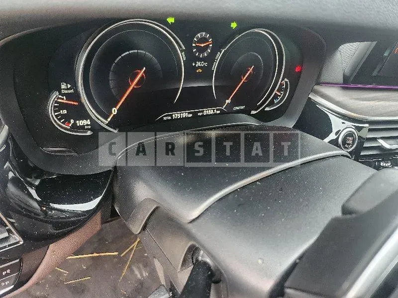 Photo 2 of 18: 2018 BMW 520d — Korean insurance auction