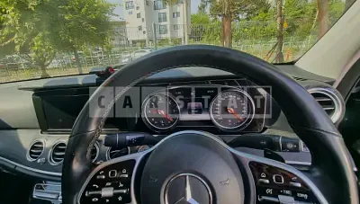 Photo 1 of 9: 2019 Mercedes-Benz E220 d, VIN WDDZF0EB1KA501384 — Korean insurance auction