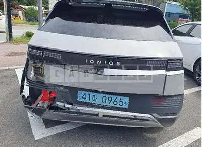 Photo 1 of 34: 2022 Hyundai IONIQ 5, VIN KMHKN81AFNU031978 — Korean insurance auction